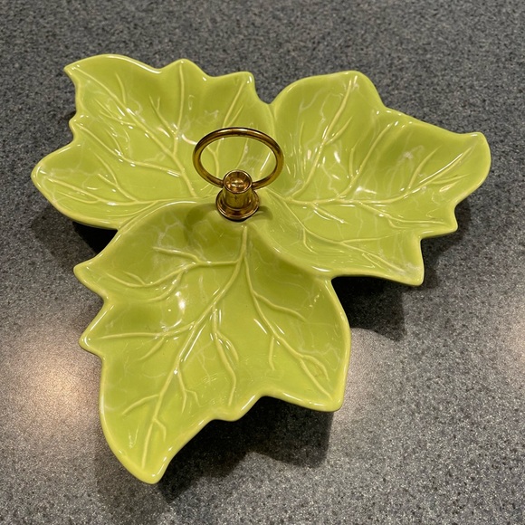 Vintage green candy/nut dish. Whimsical leaf three section dish. - Picture 2 of 6